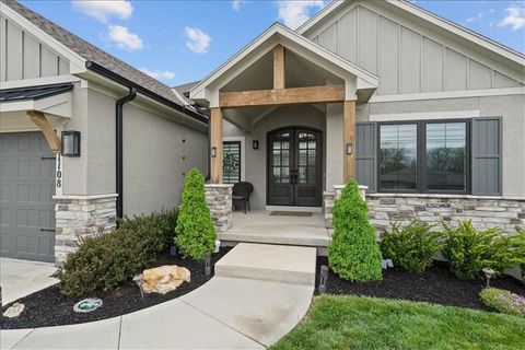 Photo of 1108 Deer Run Drive, Greenwood, MO 64034 (MLS # 2632836)