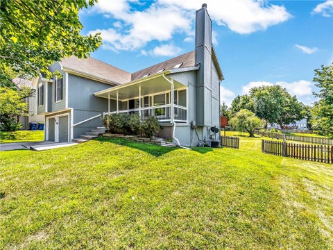 Tiny photo for 805 Black Oak Drive, Liberty, MO 64068 (MLS # 2636297)