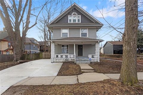915 E 29th Street, Kansas City, MO 64109 - #: 2600867