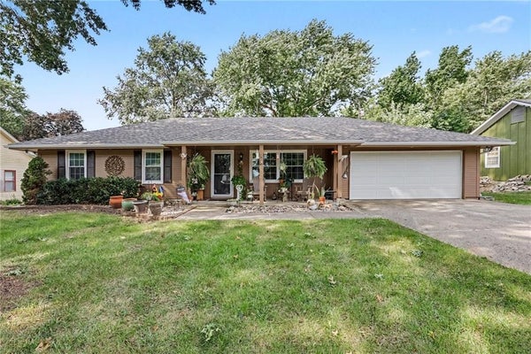 204 14TH AVE N, GREENWOOD, MO 64034 - Image eac4e8433377445ca07b393bbf53af5a/1238290060