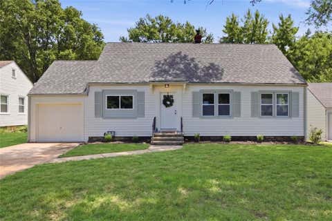 Photo of 7919 Jarboe Street, Kansas City, MO 64114 (MLS # 2631342)