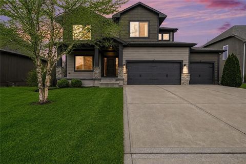 Photo of 4212 SW Stoney Brook Drive, Lees Summit, MO 64082 (MLS # 2620825)