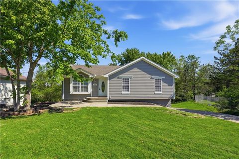 Photo of 1488 NW Foxboro Road, Blue Springs, MO 64015 (MLS # 2617565)