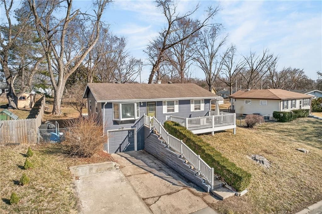 Photo of 813 S Main Street, Liberty, MO 64068 (MLS # 2599444)