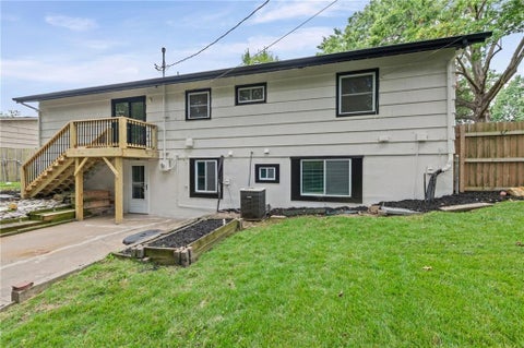 Tiny photo for 221 Wilshire Boulevard, Liberty, MO 64068 (MLS # 2642995)