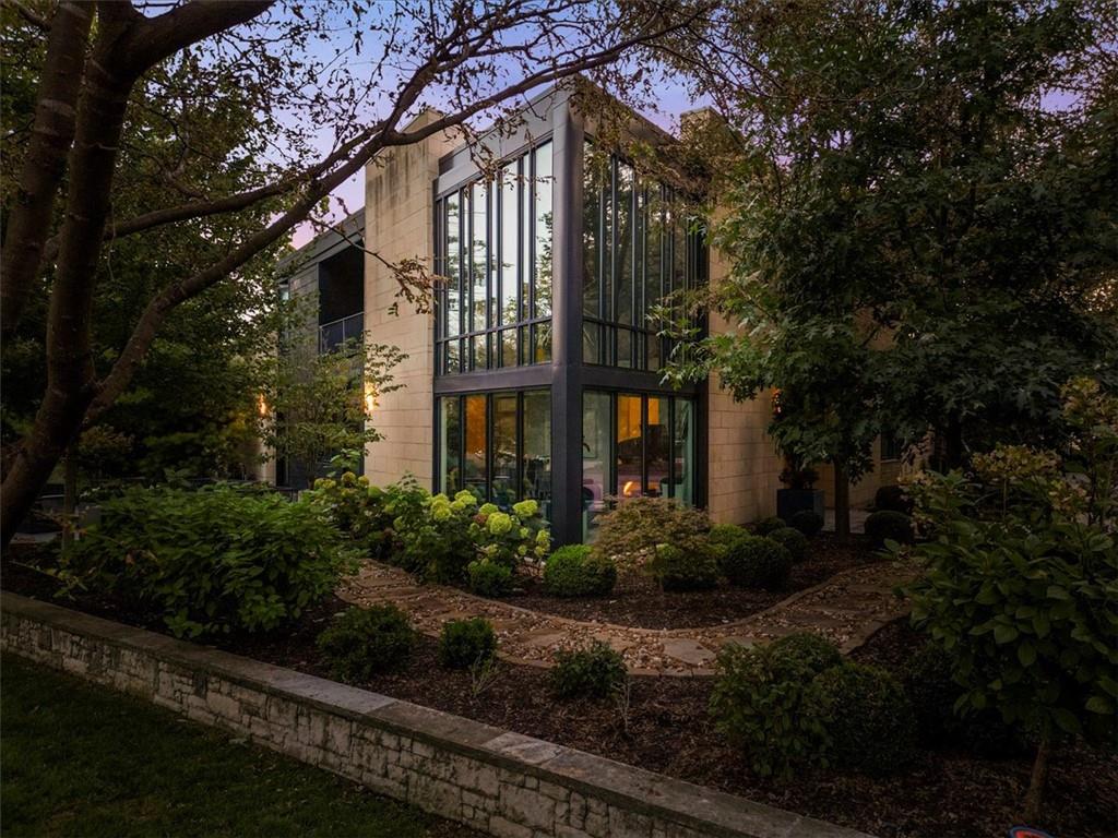 815 W 52nd Street