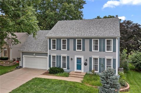 Photo of 14130 W 113th Terrace, Olathe, KS 66215 (MLS # 2626857)