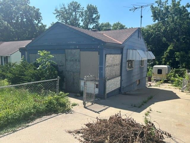Photo of 3705 Freeman Avenue, Kansas City, KS 66102 (MLS # 2627249)