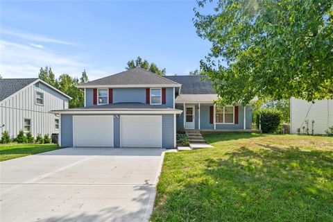Photo of 13 NE 102nd Terrace, Kansas City, MO 64155 (MLS # 2579284)