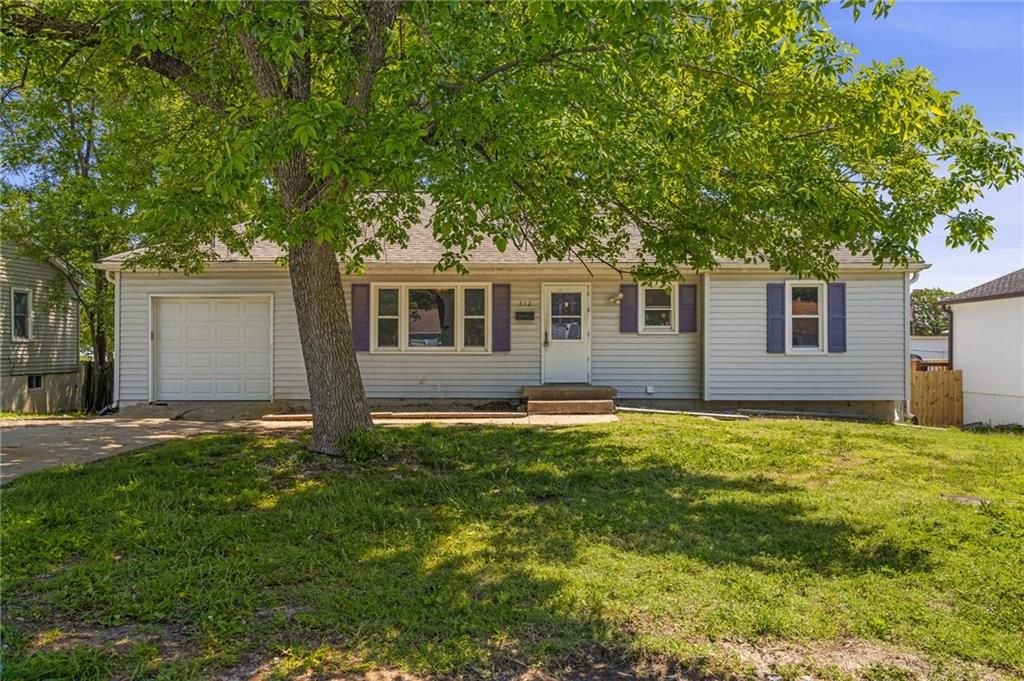 Photo of 312 S CHESTER Terrace, Olathe, KS 66061 (MLS # 2618718)