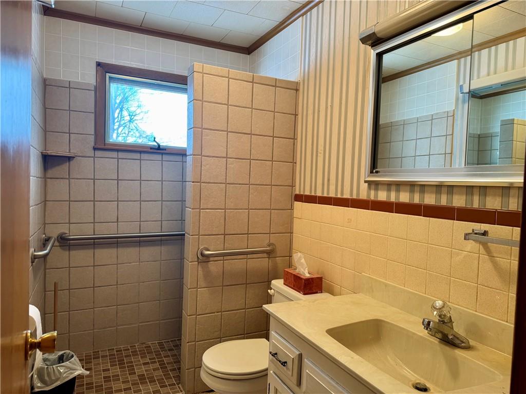 St Joseph, Missouri 64506, United States, 2 Bedrooms Bedrooms, ,2 BathroomsBathrooms,Residential,Active,77468