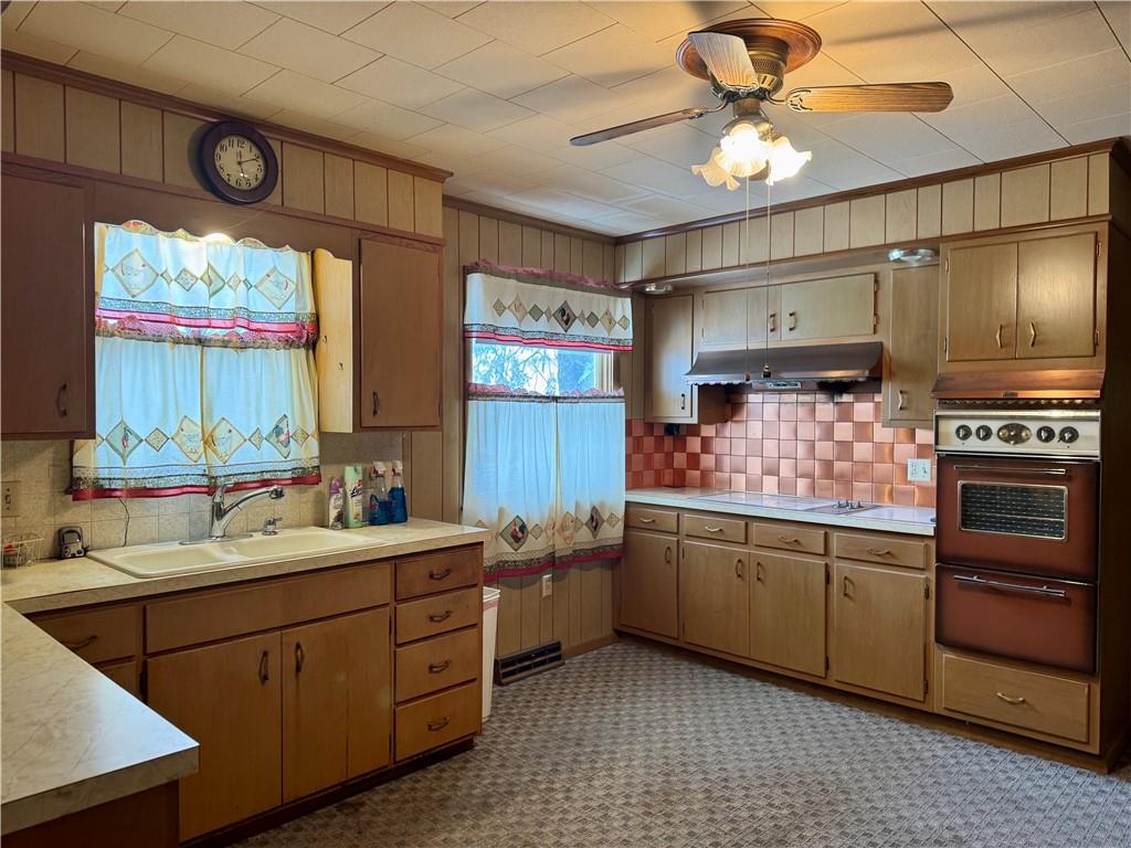 St Joseph, Missouri 64506, United States, 2 Bedrooms Bedrooms, ,2 BathroomsBathrooms,Residential,Active,77468