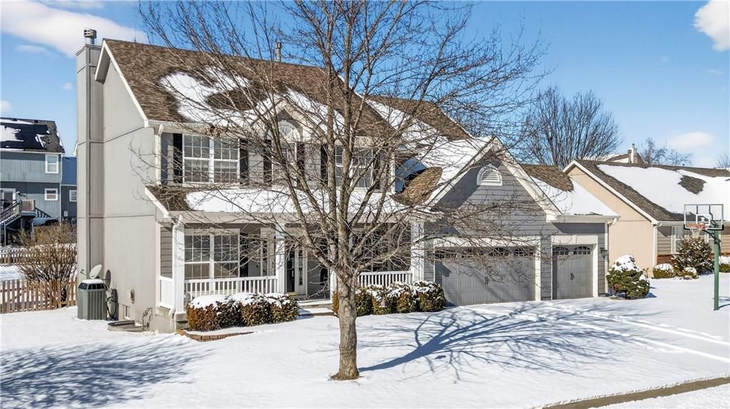 Photo of 1516 Glen Brook Lane, Liberty, MO 64068 (MLS # 2596873)