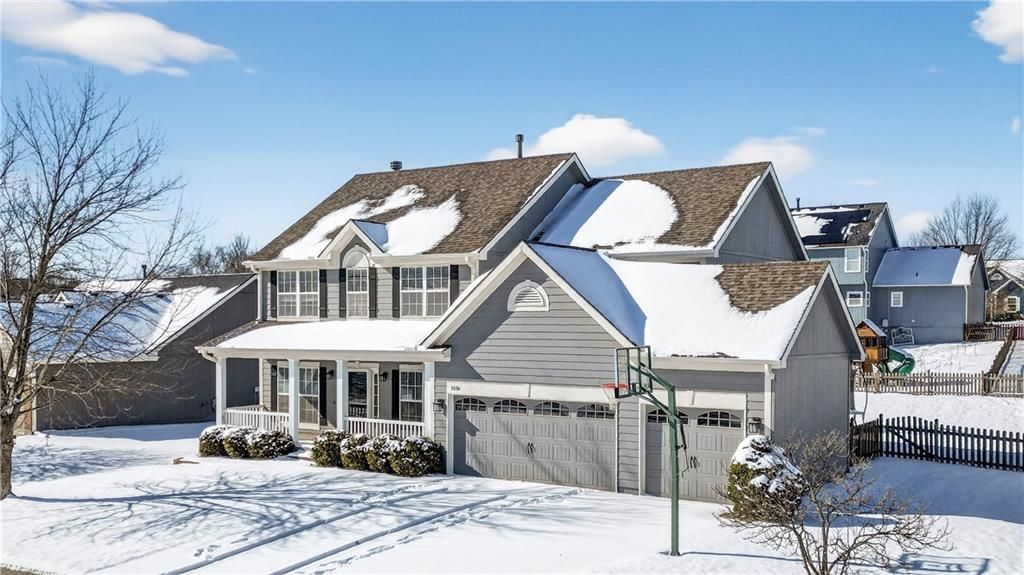 Photo of 1516 Glen Brook Lane, Liberty, MO 64068 (MLS # 2596873)