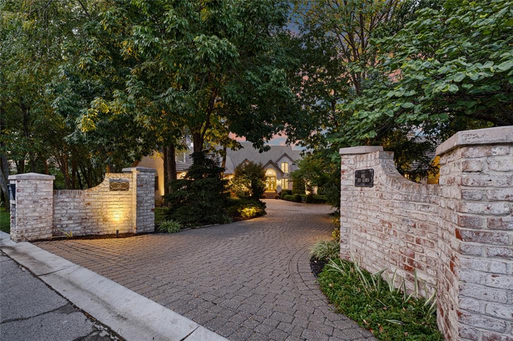 60 E Dundee Circle