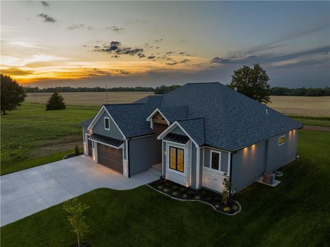 12 Red Fox Circle Lake Winnebago MO 64034