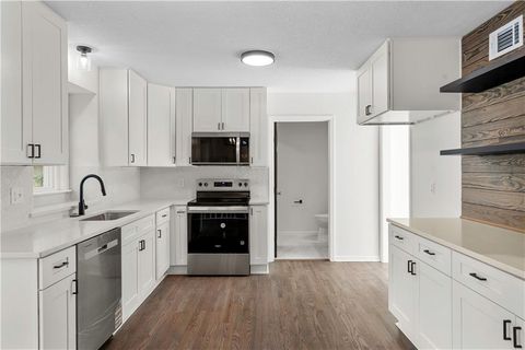 Photo of 8707 N Lydia Avenue, Kansas City, MO 64155 (MLS # 2582667)