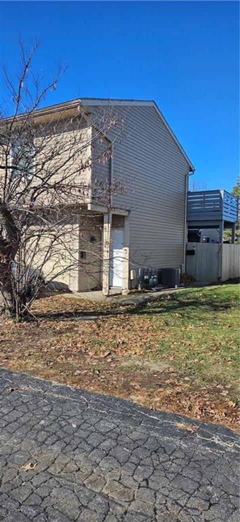 6134 E 127th Street Grandview MO 64030