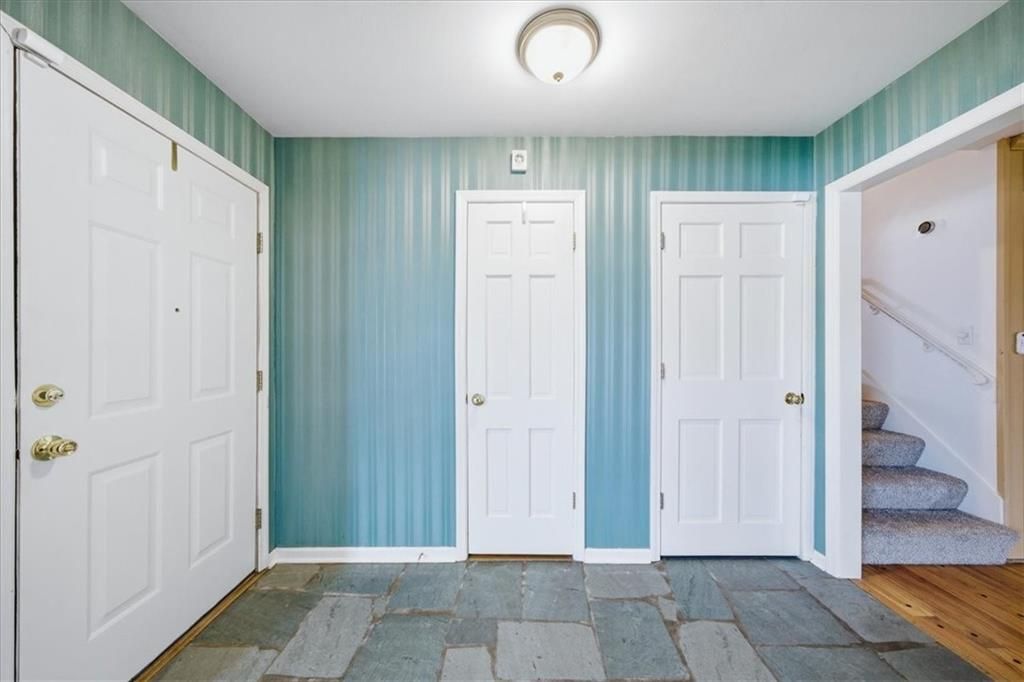 Photo of 10813 Beacon Avenue, Kansas City, MO 64134 (MLS # 2608136)