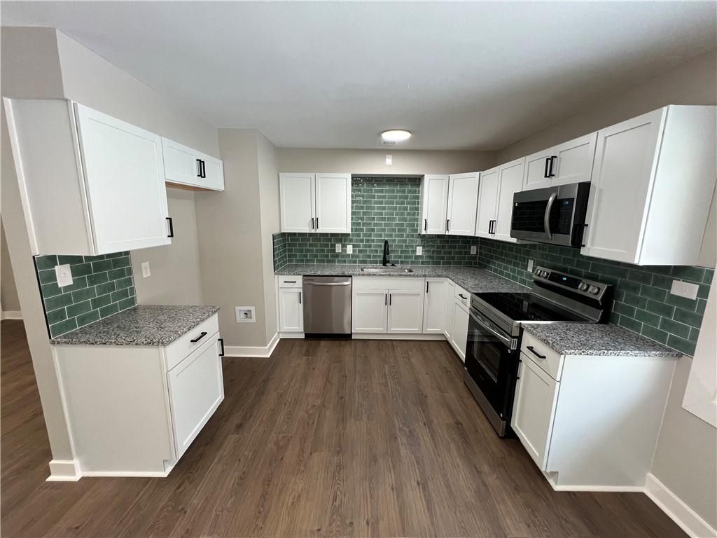 Photo of 7002 E 112 Street, Kansas City, MO 64134 (MLS # 2597856)