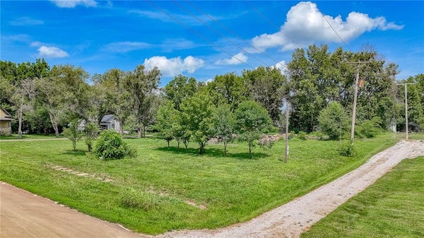 204 E 3RD ST, URICH, MO 64788 - Image ebae9dcb403e1a08cb7eaba3bf93a32f/2226241644