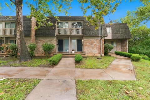 Photo of 1824 E 97th Street, Kansas City, MO 64131 (MLS # 2645777)