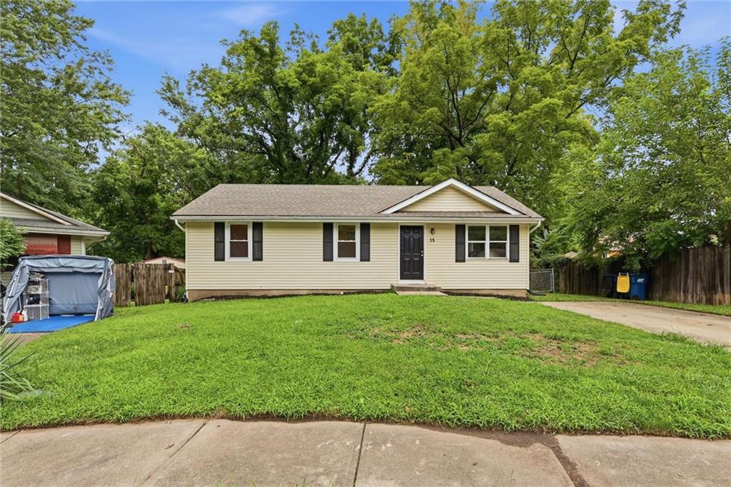 Photo of 15 Brooks Court, Liberty, MO 64068 (MLS # 2630338)