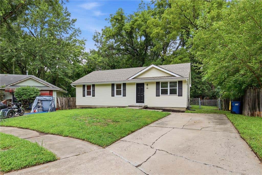 Photo of 15 Brooks Court, Liberty, MO 64068 (MLS # 2630338)