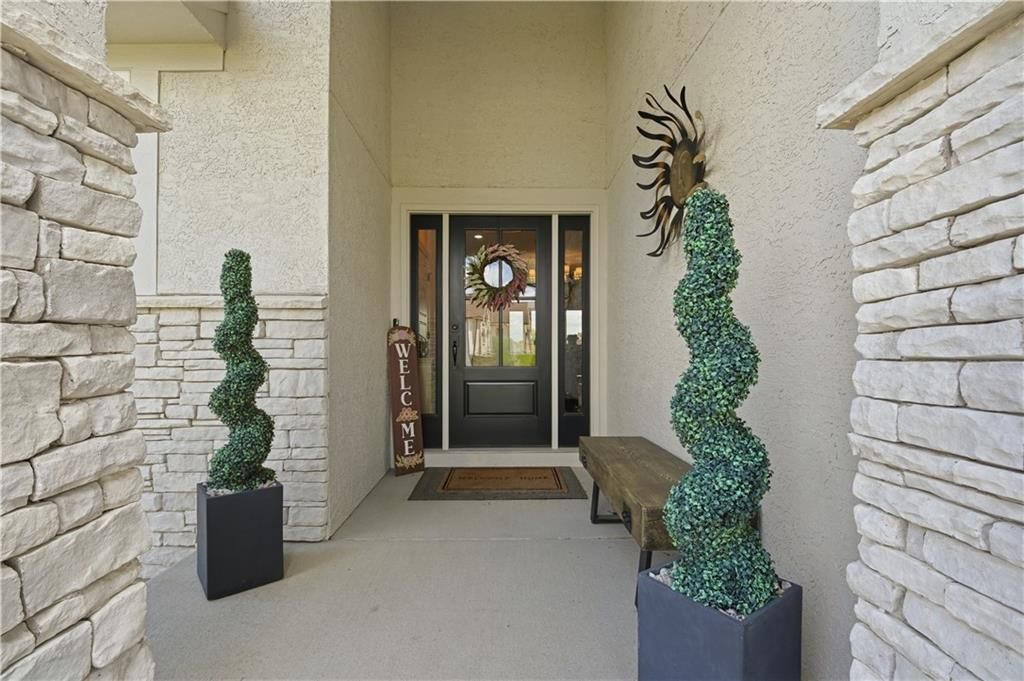Photo of 4217 NE Overbrook Drive, Lees Summit, MO 64064 (MLS # 2618155)