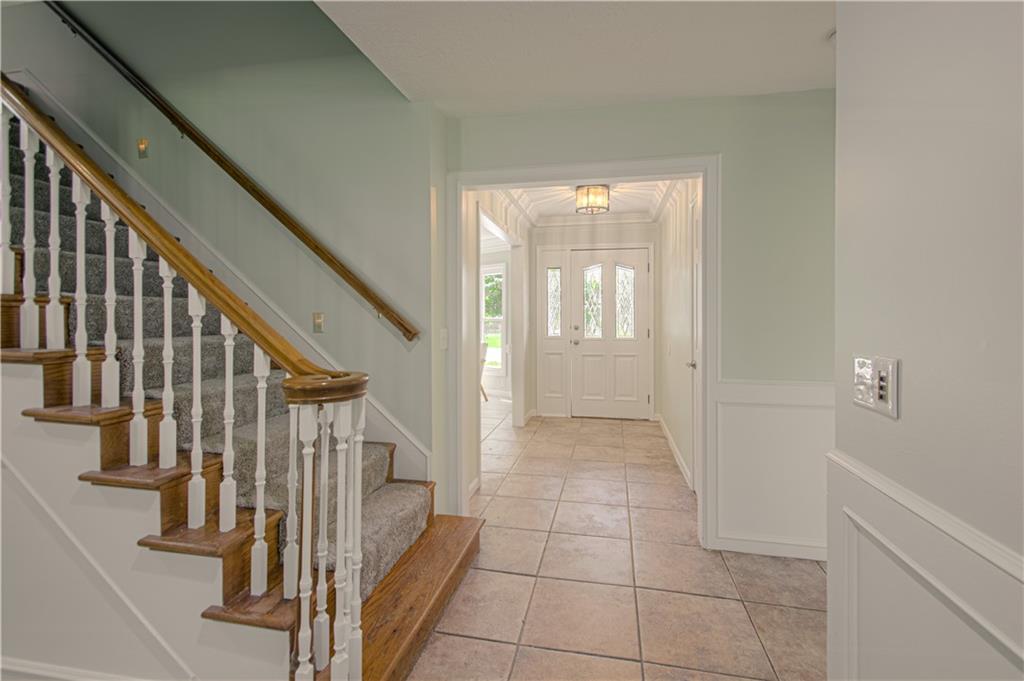 2452 NW Valley View Drive