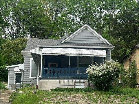 Photo of 5715 King Hill Avenue, St Joseph, MO 64504 (MLS # 2615934)