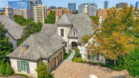 Photo of 711 Ward Parkway, Kansas City, MO 64112 (MLS # 2642641)