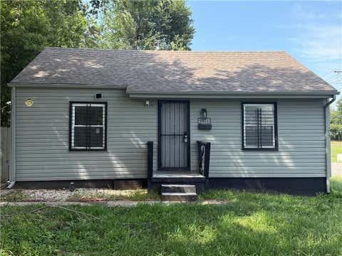 Photo of 1920 E 84TH Terrace, Kansas City, MO 64132 (MLS # 2636726)