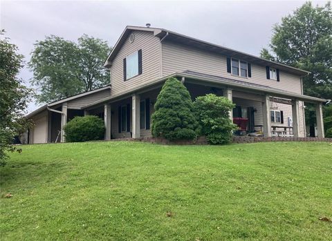 Photo of 2216 Country Club Drive, Chillicothe, MO 64601 (MLS # 2629611)