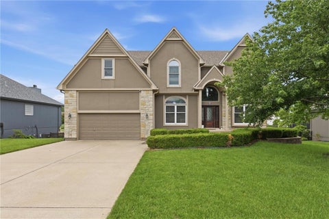 Photo of 2808 SW Arthur Drive, Lees Summit, MO 64082 (MLS # 2642479)