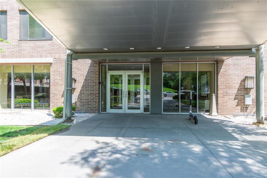 600 E 8th St Street 3T