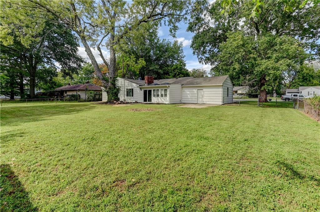 9409 E 65TH Street