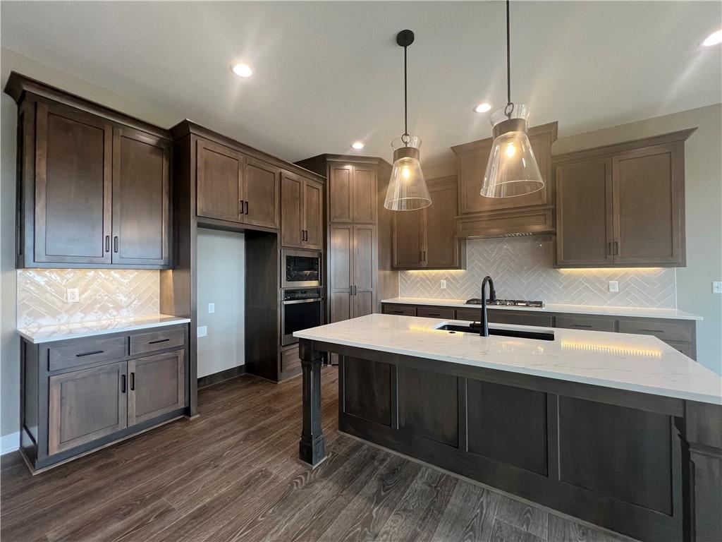 1136 SW Whitby Drive