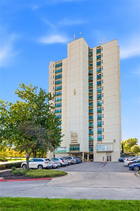 Photo of 3838 Rainbow Boulevard #101, Kansas City, KS 66103 (MLS # 2646594)