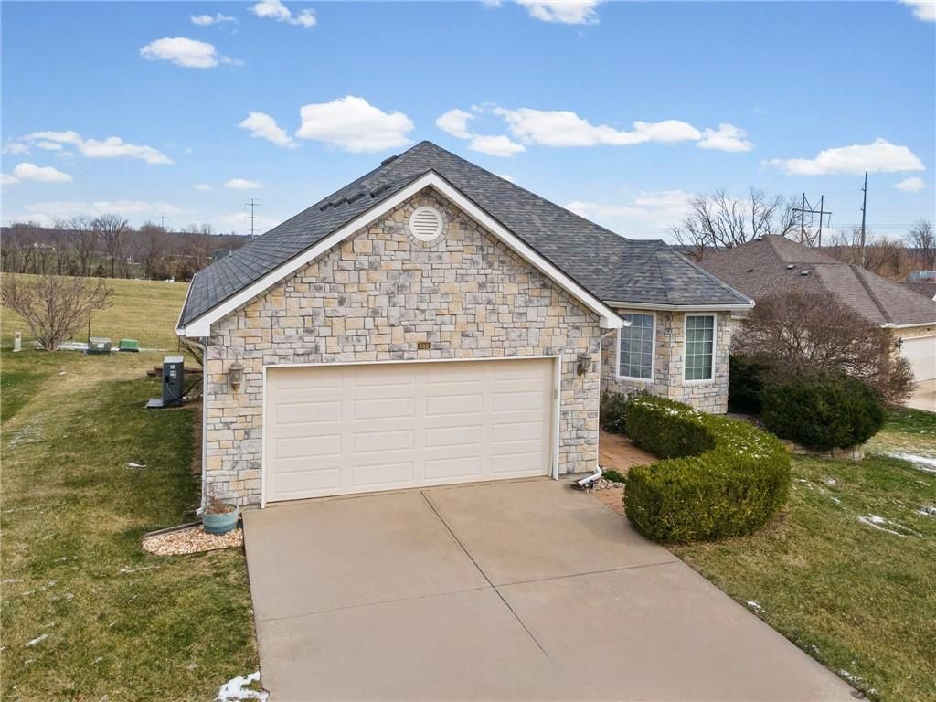 Photo of 202 Prairie Rose Circle, Smithville, MO 64089 (MLS # 2603399)