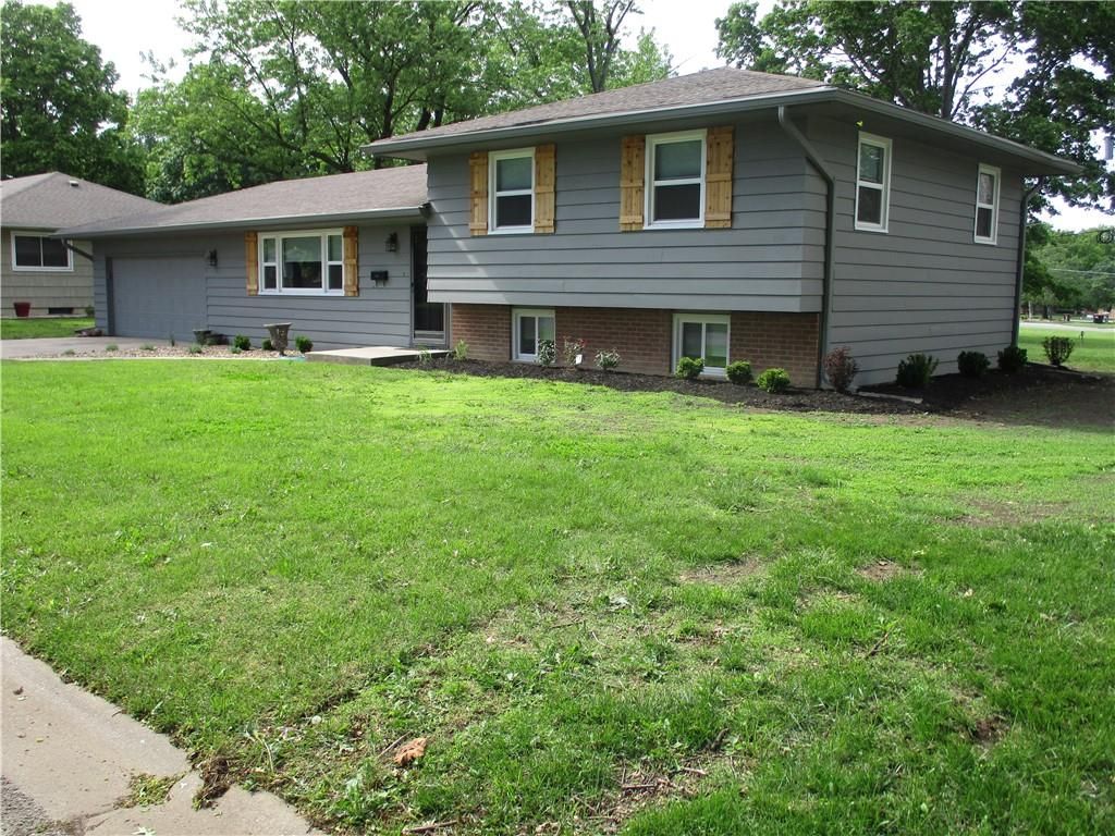 Photo of 311 Jackson Avenue, Garnett, KS 66032 (MLS # 2618380)