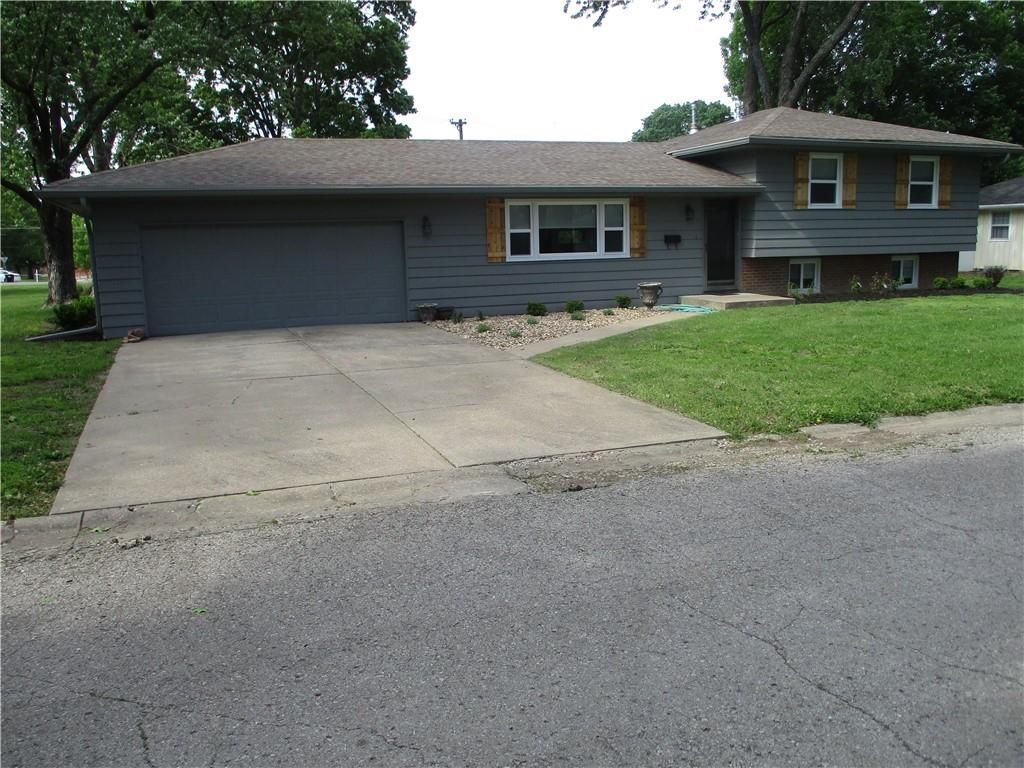 Photo of 311 Jackson Avenue, Garnett, KS 66032 (MLS # 2618380)