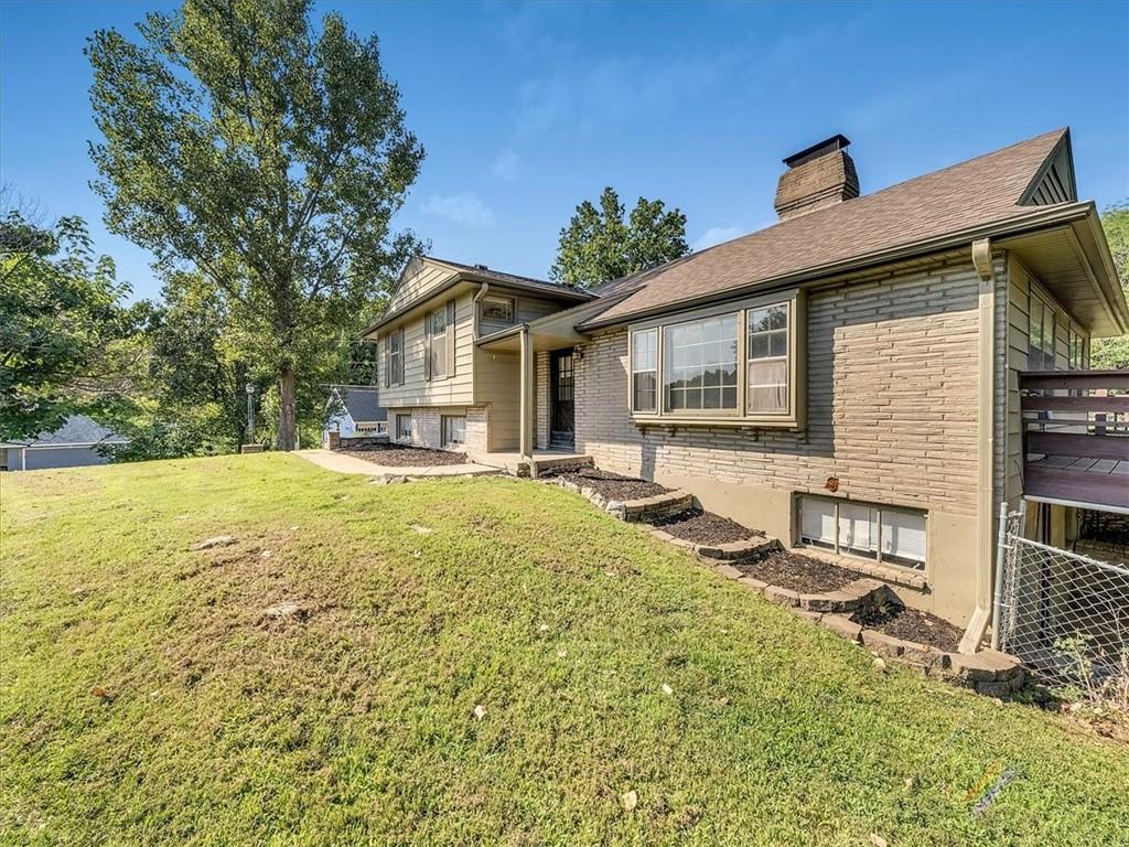 24 NW GREENTREE Lane