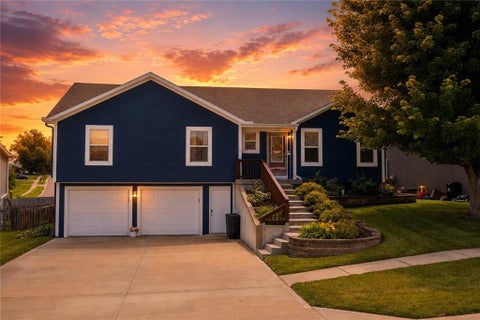Photo of 2203 Bateley Street, St Joseph, MO 64503 (MLS # 2628334)