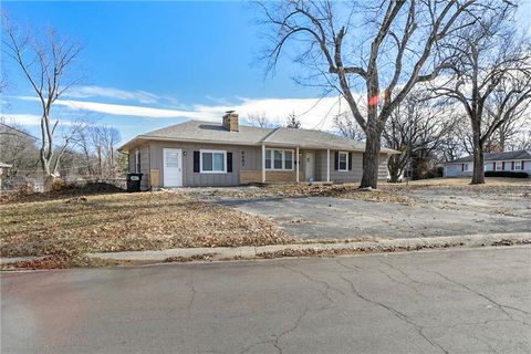 8421 Spring Valley Road, Raytown, MO 64138 - MLS#: 2597145