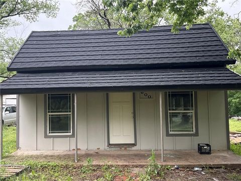 MLS: 2548225