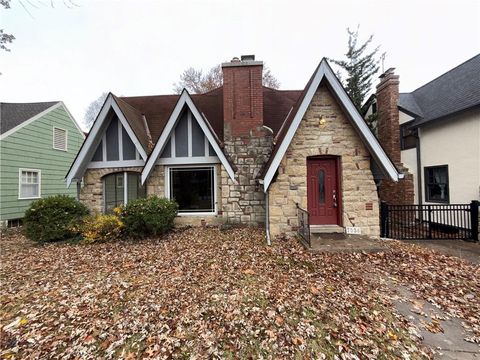 7336 Grand Avenue Kansas City MO 64114