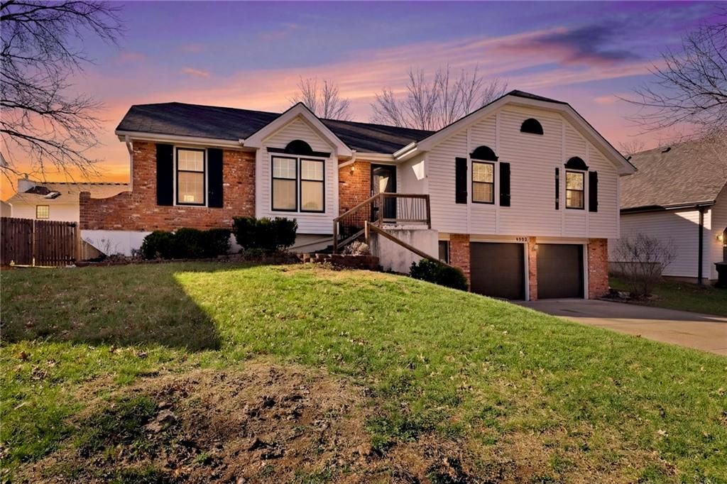 Photo of 1212 E Frontier Lane, Olathe, KS 66062 (MLS # 2608053)