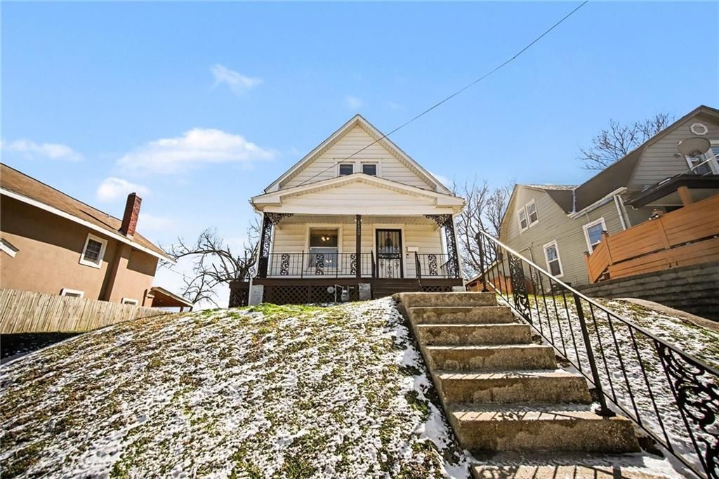 Photo of 1129 Cleveland Avenue, Kansas City, KS 66104 (MLS # 2607562)
