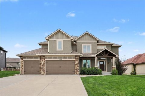 Photo of 12706 S Laci Circle, Lees Summit, MO 64086 (MLS # 2614569)